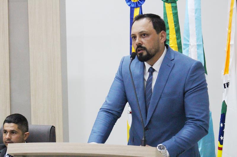 Em sessão com a Câmara lotada, Heliomar Klabunde assume seu terceiro mandato como prefeito em Paranhos Em sessão com a Câmara lotada, Heliomar Klabunde assume seu terceiro mandato como prefeito em Paranhos