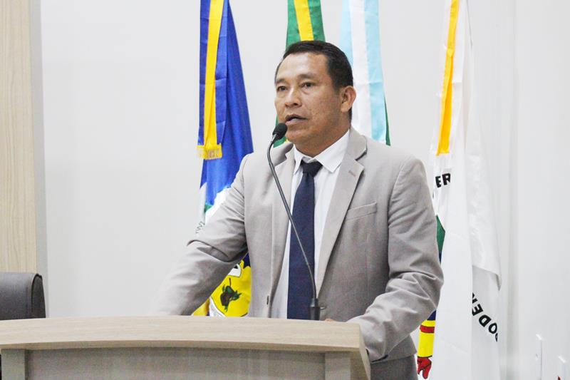 Em sessão com a Câmara lotada, Heliomar Klabunde assume seu terceiro mandato como prefeito em Paranhos Em sessão com a Câmara lotada, Heliomar Klabunde assume seu terceiro mandato como prefeito em Paranhos