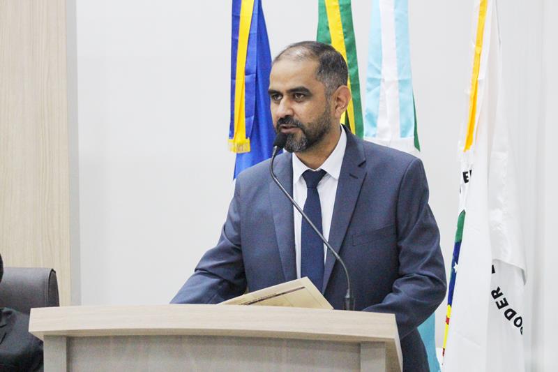 Em sessão com a Câmara lotada, Heliomar Klabunde assume seu terceiro mandato como prefeito em Paranhos Em sessão com a Câmara lotada, Heliomar Klabunde assume seu terceiro mandato como prefeito em Paranhos