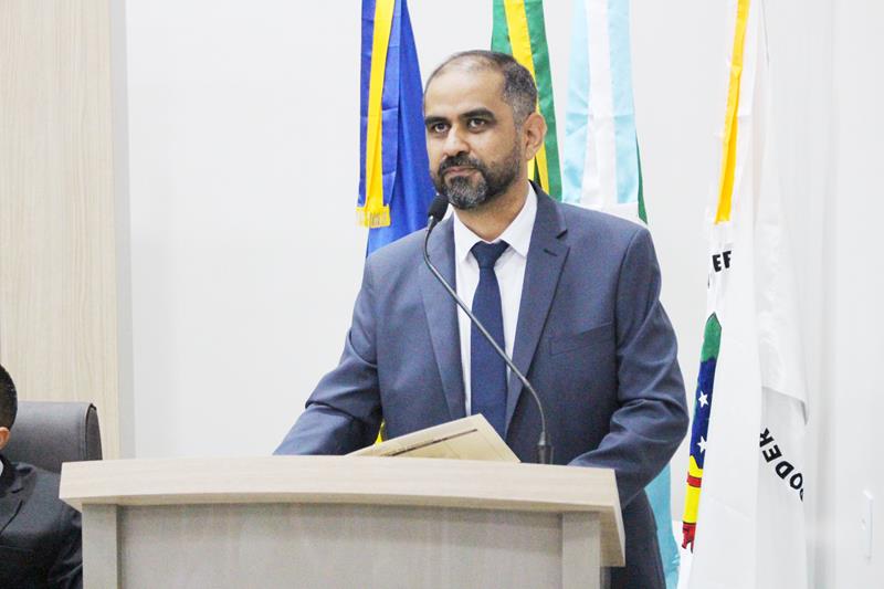 Em sessão com a Câmara lotada, Heliomar Klabunde assume seu terceiro mandato como prefeito em Paranhos Em sessão com a Câmara lotada, Heliomar Klabunde assume seu terceiro mandato como prefeito em Paranhos