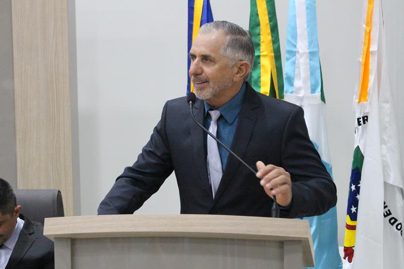 Em sessão com a Câmara lotada, Heliomar Klabunde assume seu terceiro mandato como prefeito em Paranhos Em sessão com a Câmara lotada, Heliomar Klabunde assume seu terceiro mandato como prefeito em Paranhos