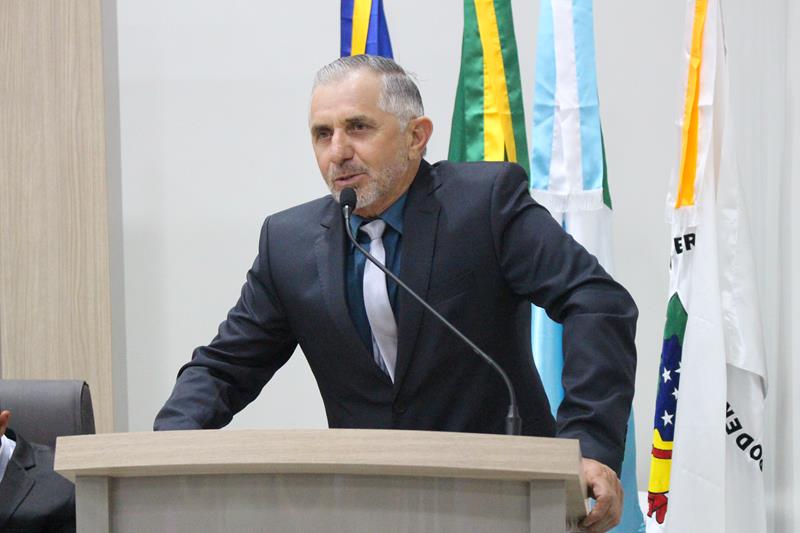 Em sessão com a Câmara lotada, Heliomar Klabunde assume seu terceiro mandato como prefeito em Paranhos Em sessão com a Câmara lotada, Heliomar Klabunde assume seu terceiro mandato como prefeito em Paranhos