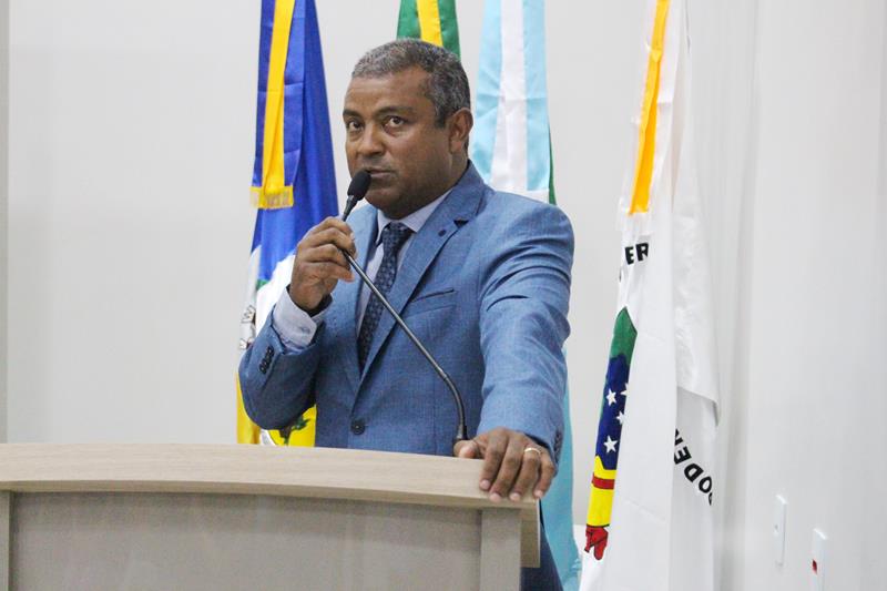 Em sessão com a Câmara lotada, Heliomar Klabunde assume seu terceiro mandato como prefeito em Paranhos Em sessão com a Câmara lotada, Heliomar Klabunde assume seu terceiro mandato como prefeito em Paranhos