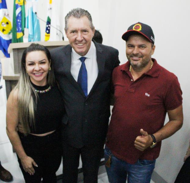Em sessão com a Câmara lotada, Heliomar Klabunde assume seu terceiro mandato como prefeito em Paranhos Em sessão com a Câmara lotada, Heliomar Klabunde assume seu terceiro mandato como prefeito em Paranhos