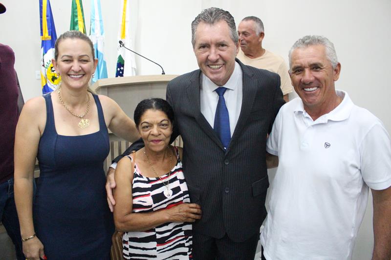 Em sessão com a Câmara lotada, Heliomar Klabunde assume seu terceiro mandato como prefeito em Paranhos Em sessão com a Câmara lotada, Heliomar Klabunde assume seu terceiro mandato como prefeito em Paranhos