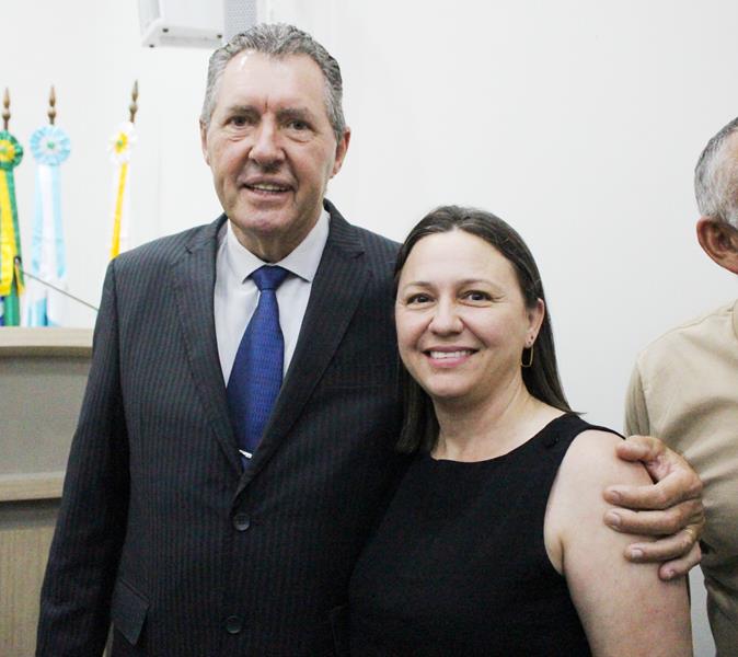 Em sessão com a Câmara lotada, Heliomar Klabunde assume seu terceiro mandato como prefeito em Paranhos Em sessão com a Câmara lotada, Heliomar Klabunde assume seu terceiro mandato como prefeito em Paranhos