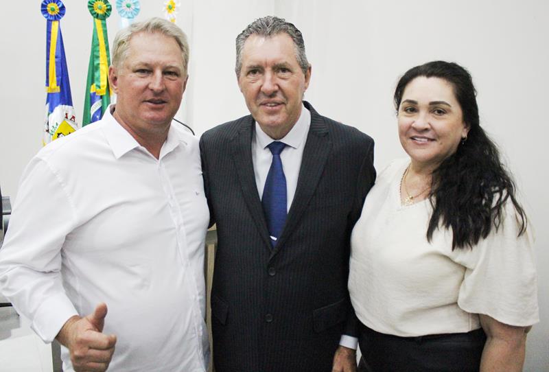 Em sessão com a Câmara lotada, Heliomar Klabunde assume seu terceiro mandato como prefeito em Paranhos Em sessão com a Câmara lotada, Heliomar Klabunde assume seu terceiro mandato como prefeito em Paranhos