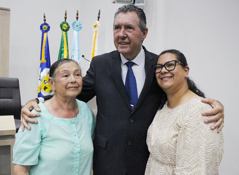 Em sessão com a Câmara lotada, Heliomar Klabunde assume seu terceiro mandato como prefeito em Paranhos Em sessão com a Câmara lotada, Heliomar Klabunde assume seu terceiro mandato como prefeito em Paranhos