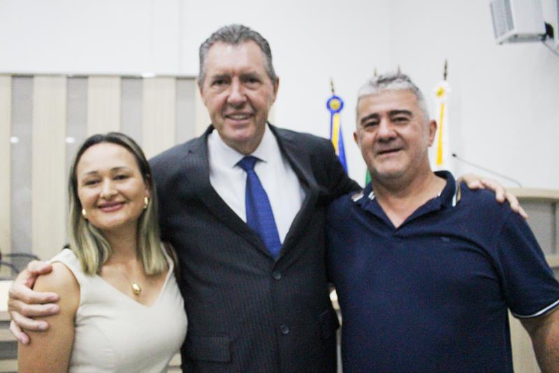 Em sessão com a Câmara lotada, Heliomar Klabunde assume seu terceiro mandato como prefeito em Paranhos Em sessão com a Câmara lotada, Heliomar Klabunde assume seu terceiro mandato como prefeito em Paranhos