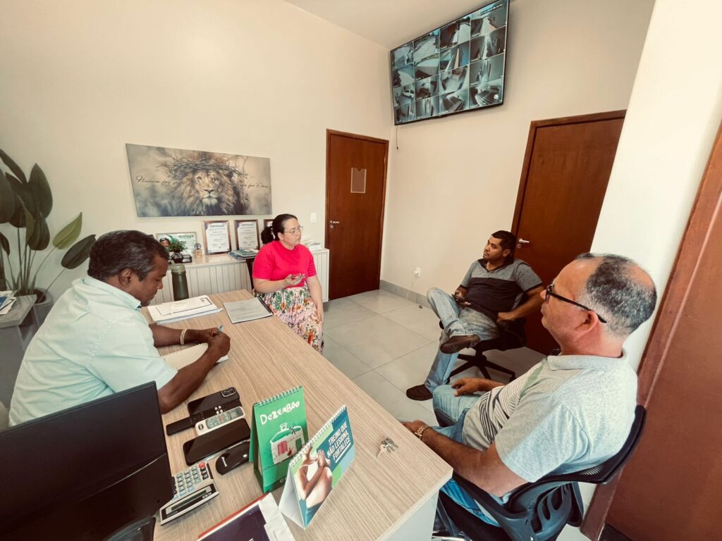 Paranhos: Reunião na Câmara discute fortalecimento do Projeto Educação Política