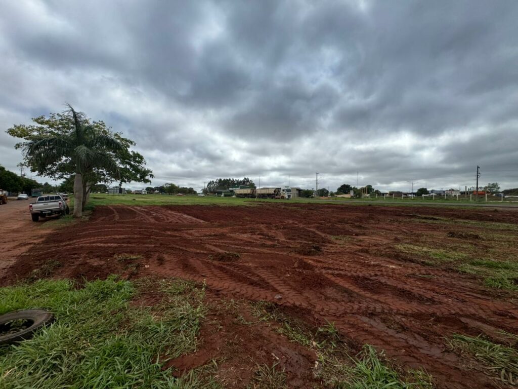 Nado tozzi atua para resolver problema causado por enxurrada vinda do polo industrial em Caarapó