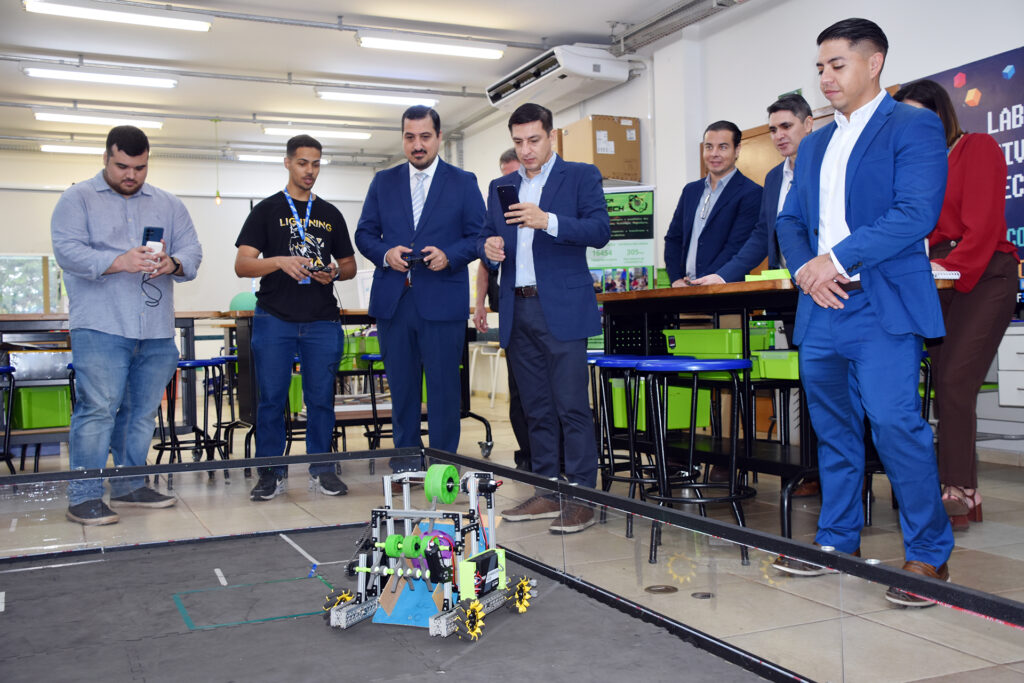 Fiems recebe comitiva de empresários da Bolívia para discutir oportunidades de negócio com MS Fiems recebe comitiva de empresários da Bolívia para discutir oportunidades de negócio com MS