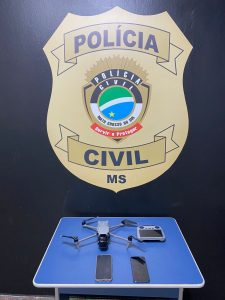 Polícia Civil apreende drone utilizado para monitorar forças policiais e transporte de produtos ilícitos em Mundo Novo Polícia Civil apreende drone utilizado para monitorar forças policiais e transporte de produtos ilícitos em Mundo Novo