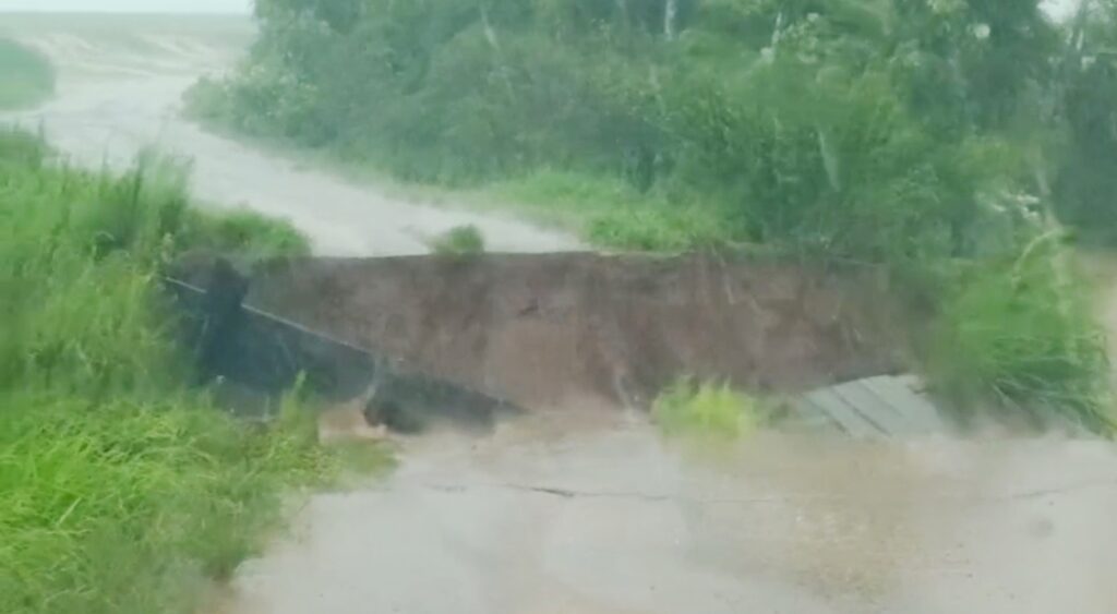 Chuvas torrenciais causam grandes danos na zona rural em Paranhos Chuvas torrenciais causam grandes danos na zona rural em Paranhos