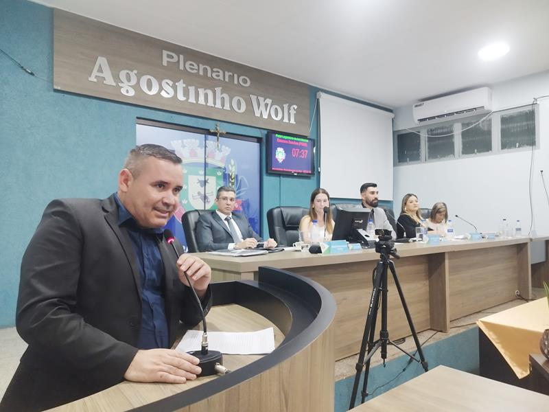 Aprovações do PPA, da LOA e homenagens marcaram o encerramento do ano legislativo 2025 em Aral Moreira