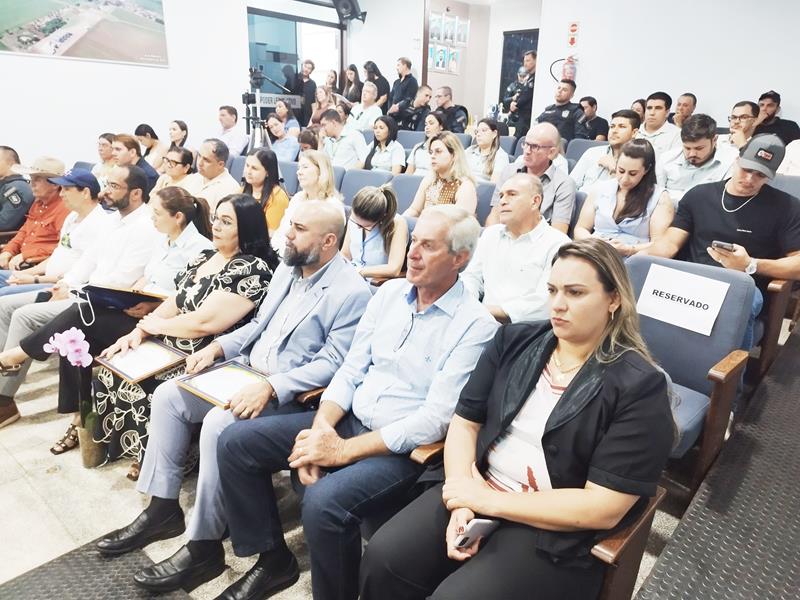 Aprovações do PPA, da LOA e homenagens marcaram o encerramento do ano legislativo 2025 em Aral Moreira