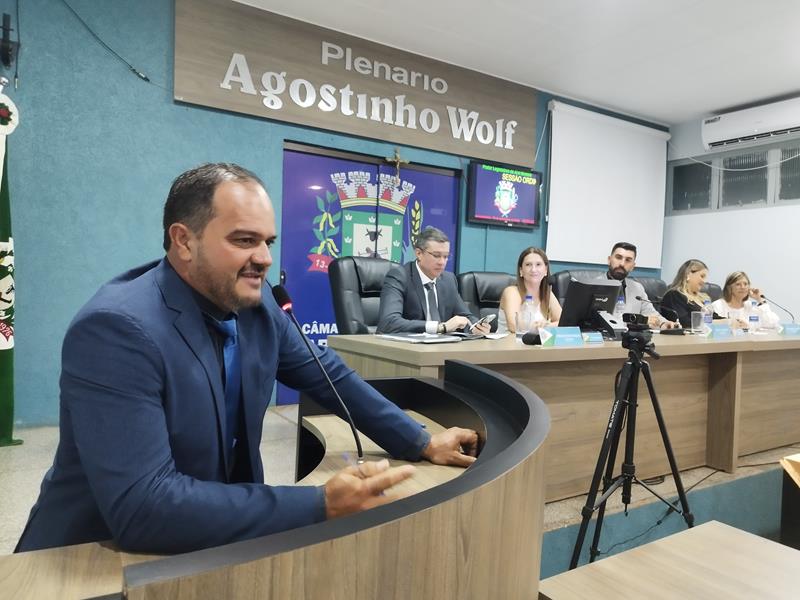 Aprovações do PPA, da LOA e homenagens marcaram o encerramento do ano legislativo 2025 em Aral Moreira