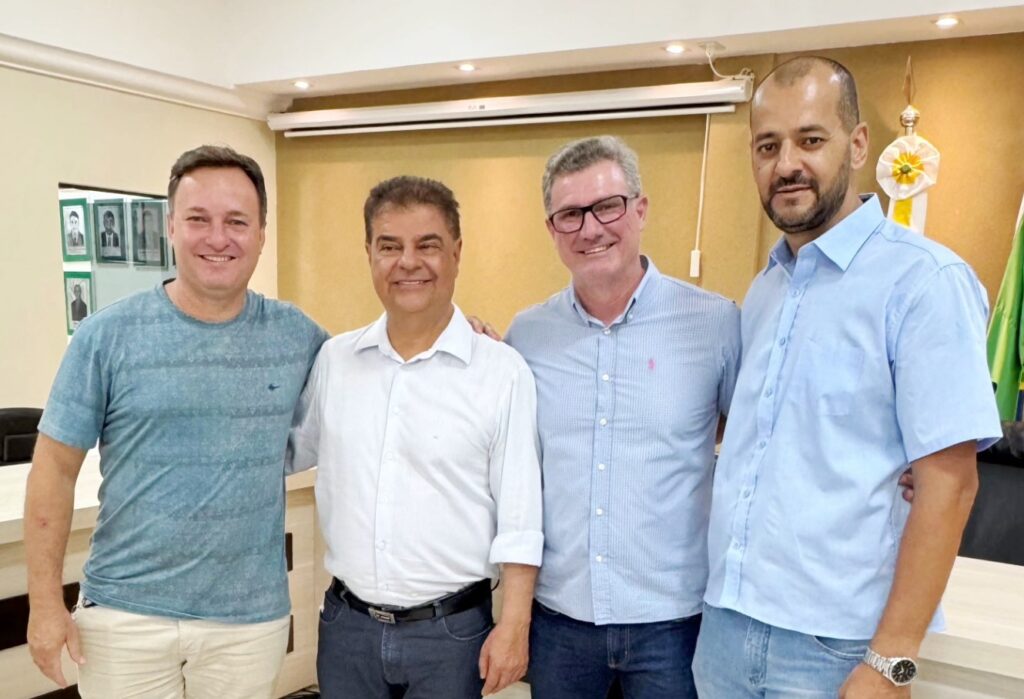 Prefeito Dr. Erlon e equipe recepcionam senador Nelsinho Trad em Sete Quedas