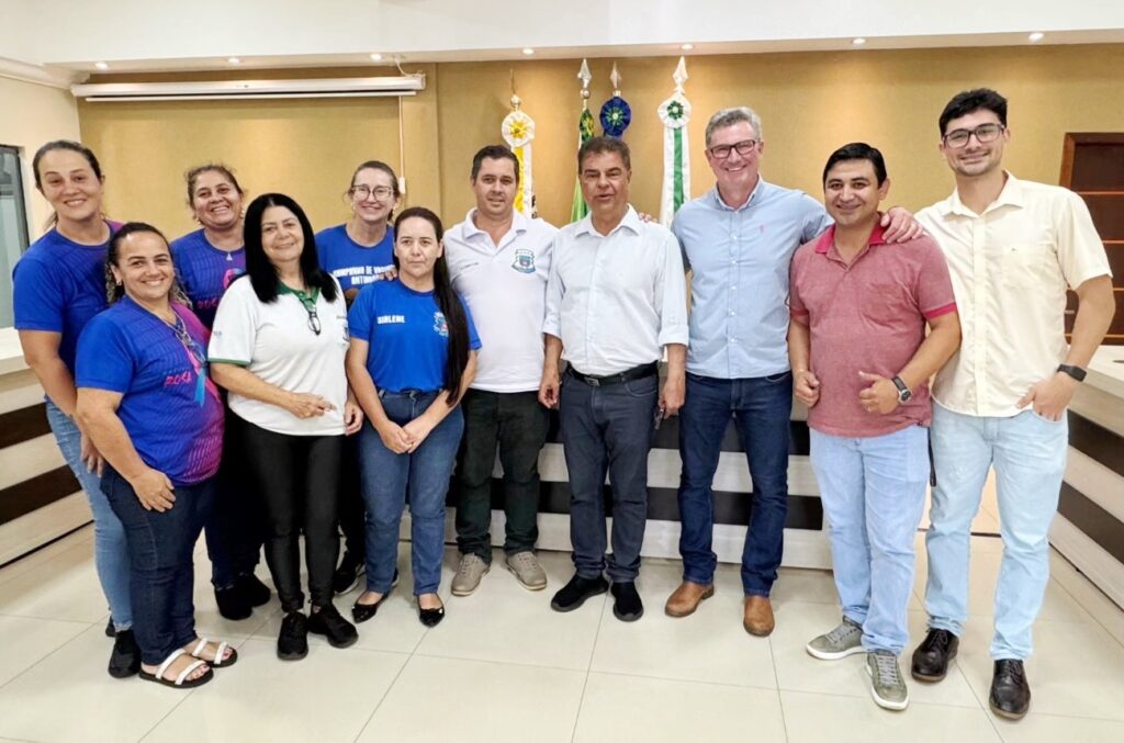 Prefeito Dr. Erlon e equipe recepcionam senador Nelsinho Trad em Sete Quedas