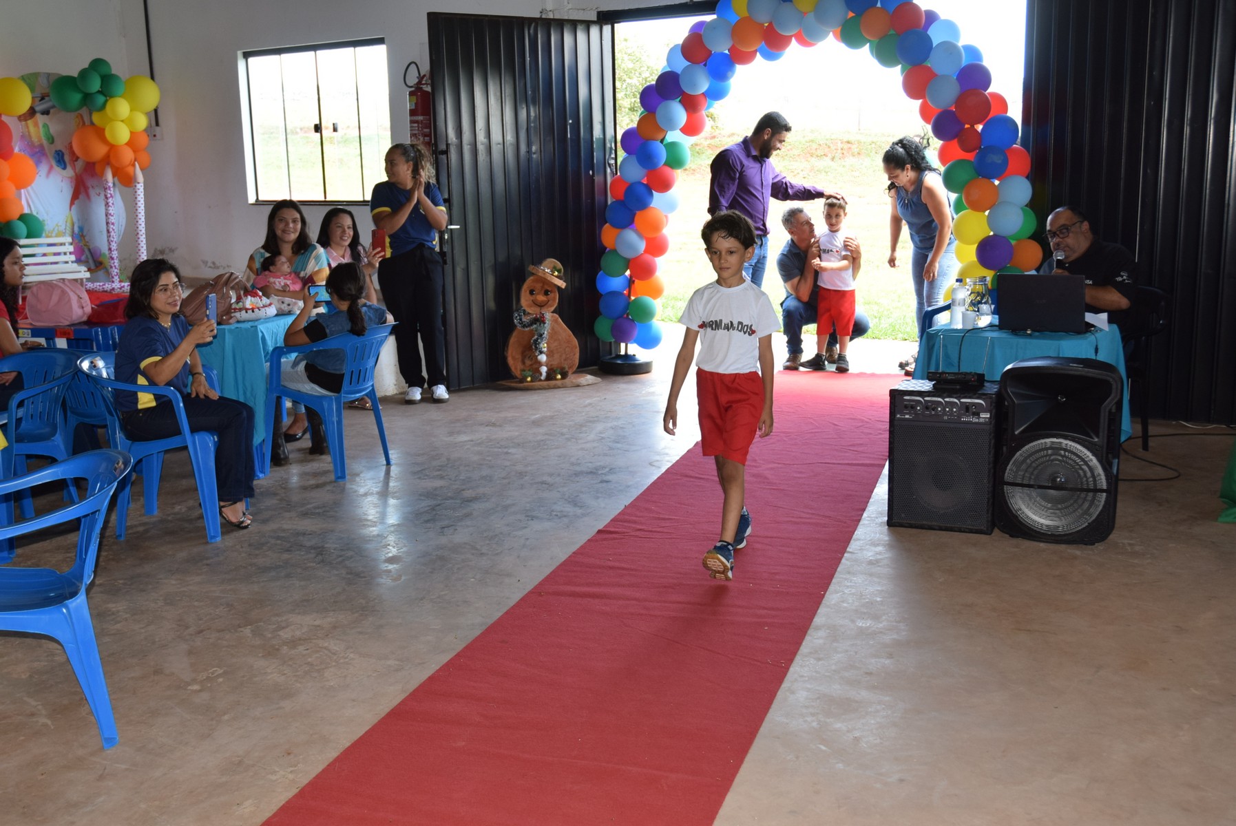Iguatemi: Direção da Escola Municipal João Paulo I realiza formatura dos alunos do Pré-II da Educação Infantil
