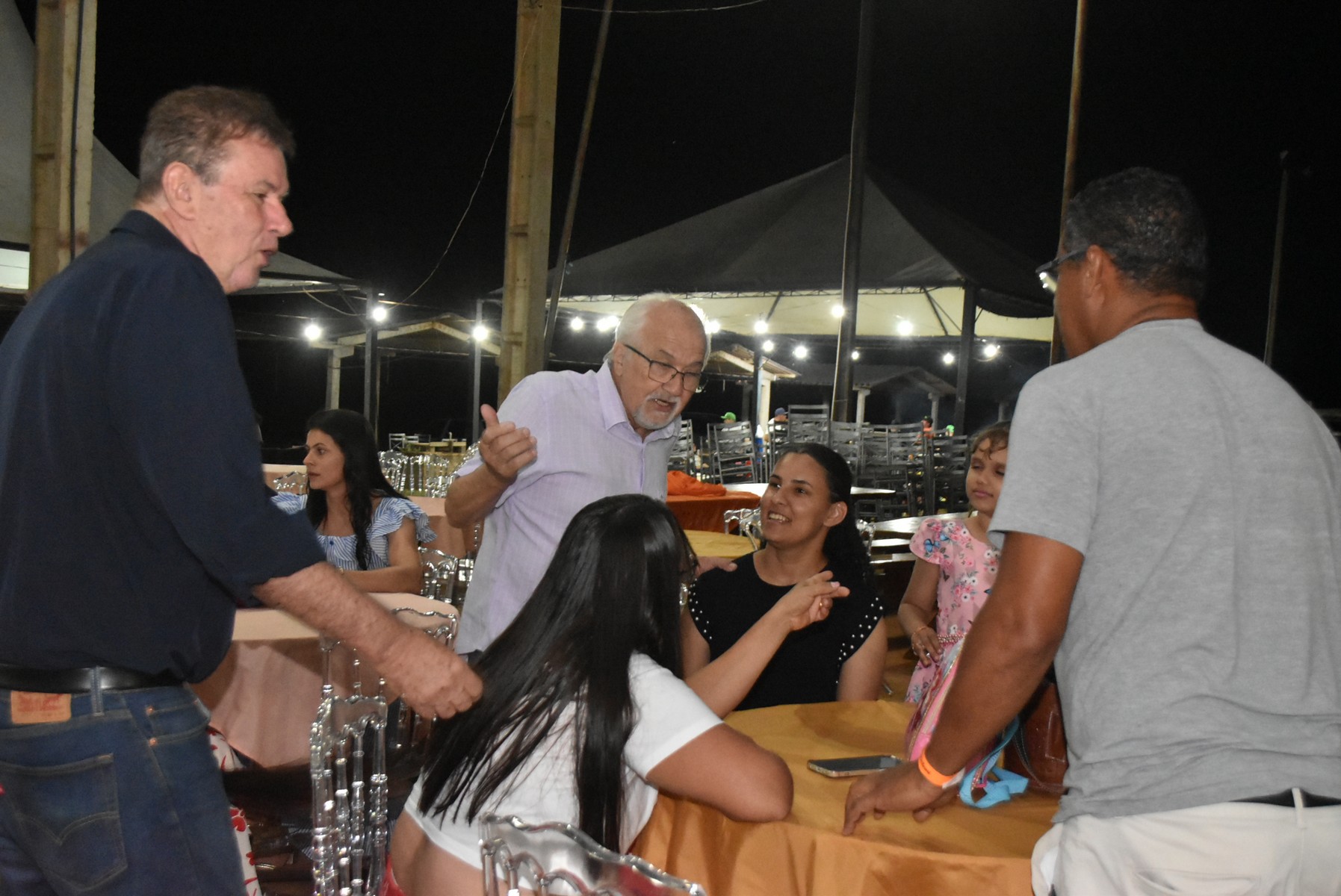 Iguatemi: Confraternização dos servidores municipais reúne mais de duas mil pessoas