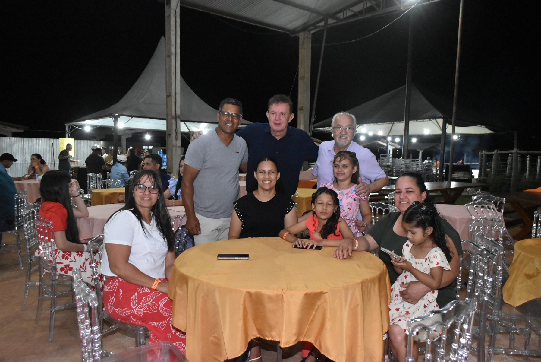 Iguatemi: Confraternização dos servidores municipais reúne mais de duas mil pessoas