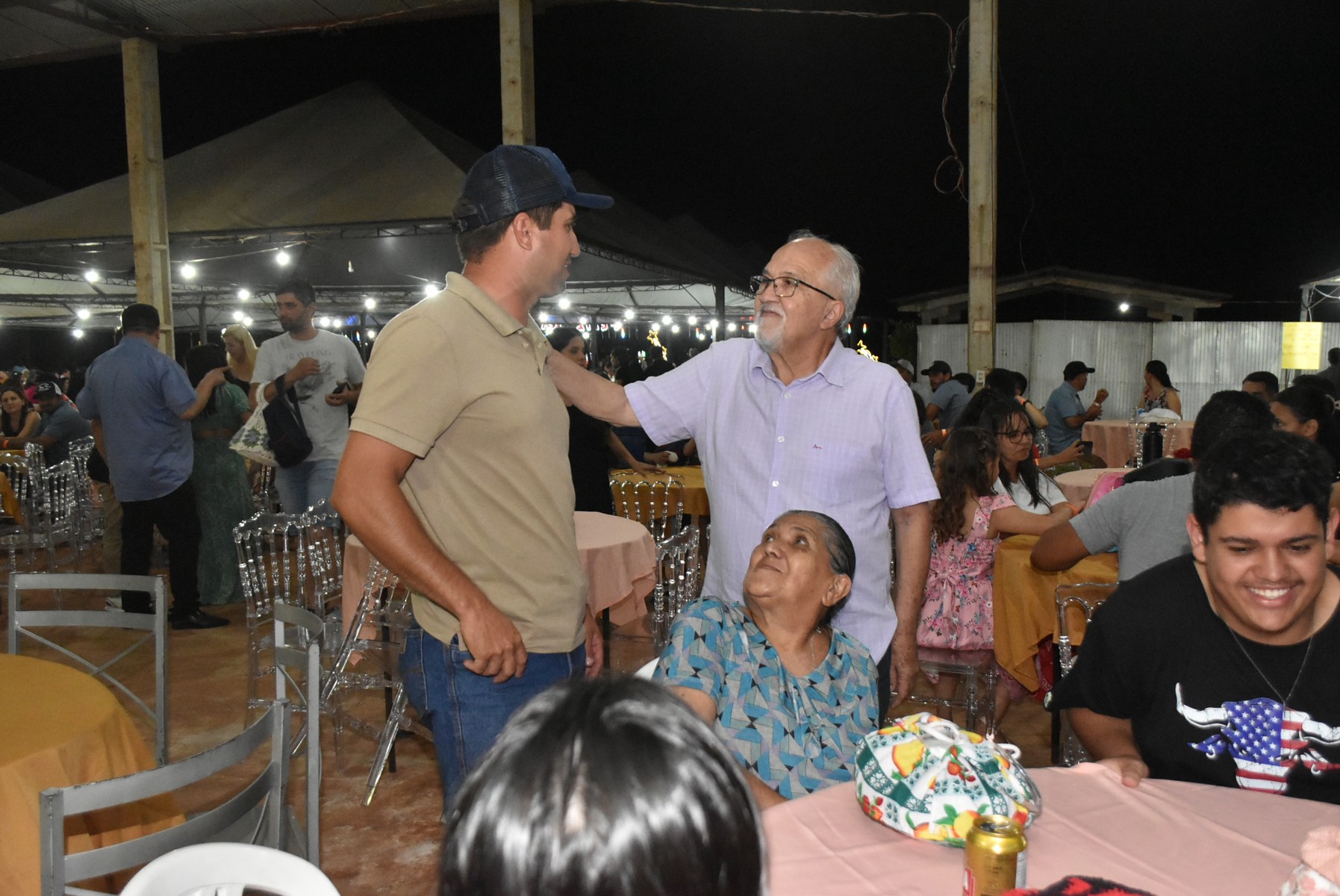 Iguatemi: Confraternização dos servidores municipais reúne mais de duas mil pessoas