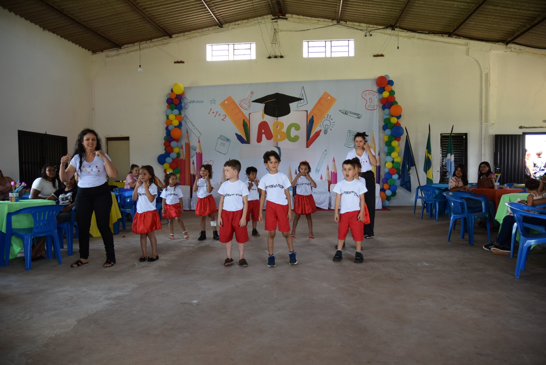 Iguatemi: Direção da Escola Municipal João Paulo I realiza formatura dos alunos do Pré-II da Educação Infantil