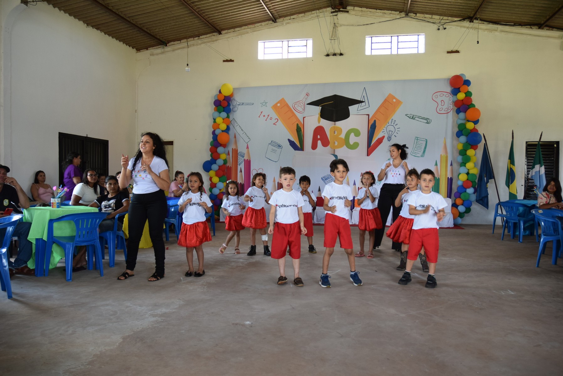 Iguatemi: Direção da Escola Municipal João Paulo I realiza formatura dos alunos do Pré-II da Educação Infantil