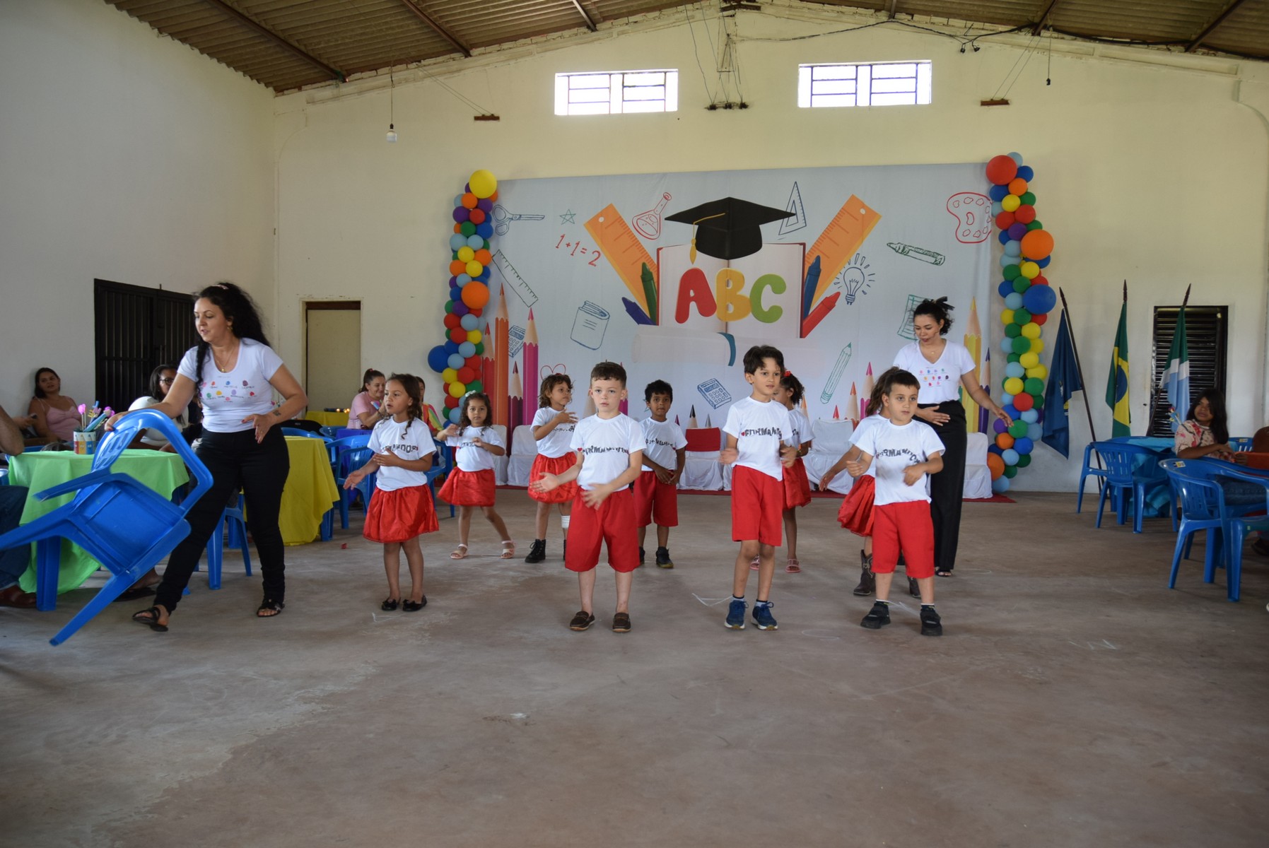 Iguatemi: Direção da Escola Municipal João Paulo I realiza formatura dos alunos do Pré-II da Educação Infantil