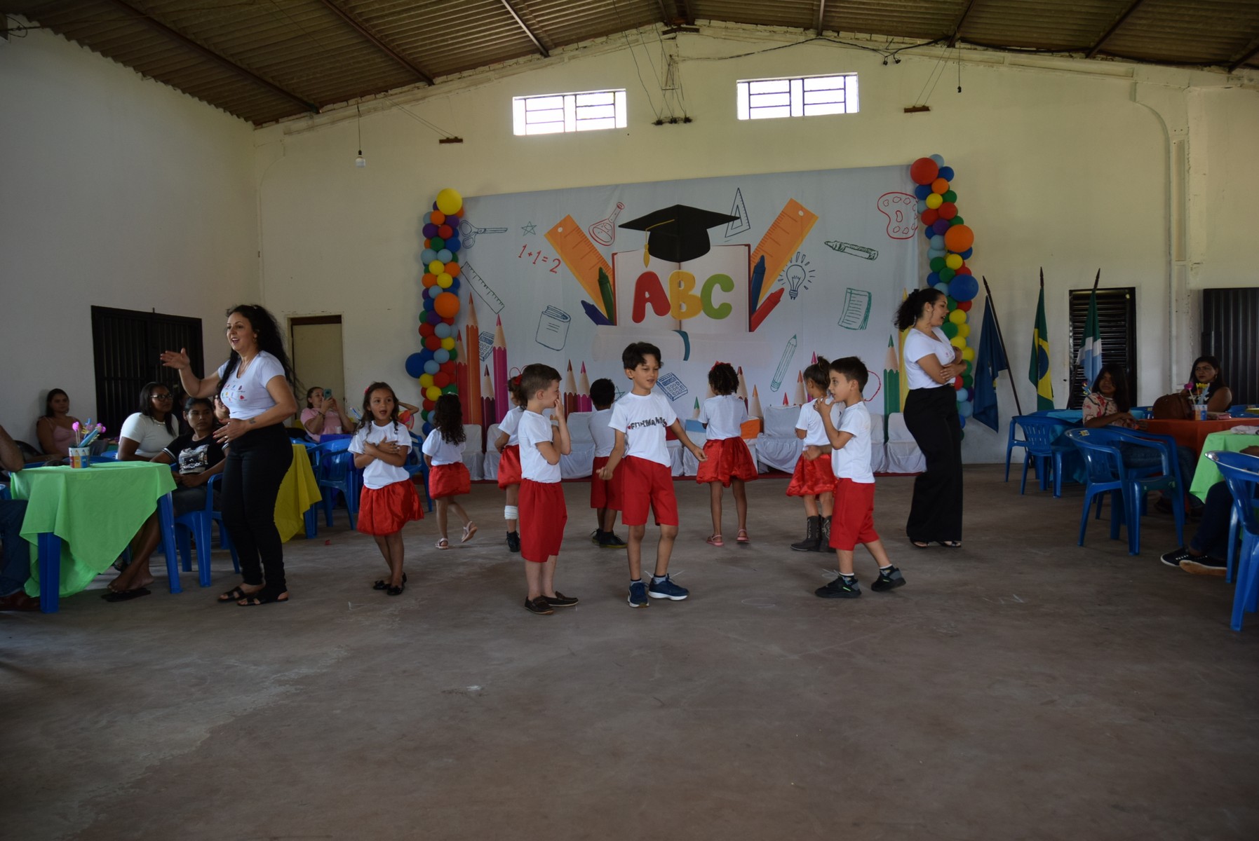 Iguatemi: Direção da Escola Municipal João Paulo I realiza formatura dos alunos do Pré-II da Educação Infantil