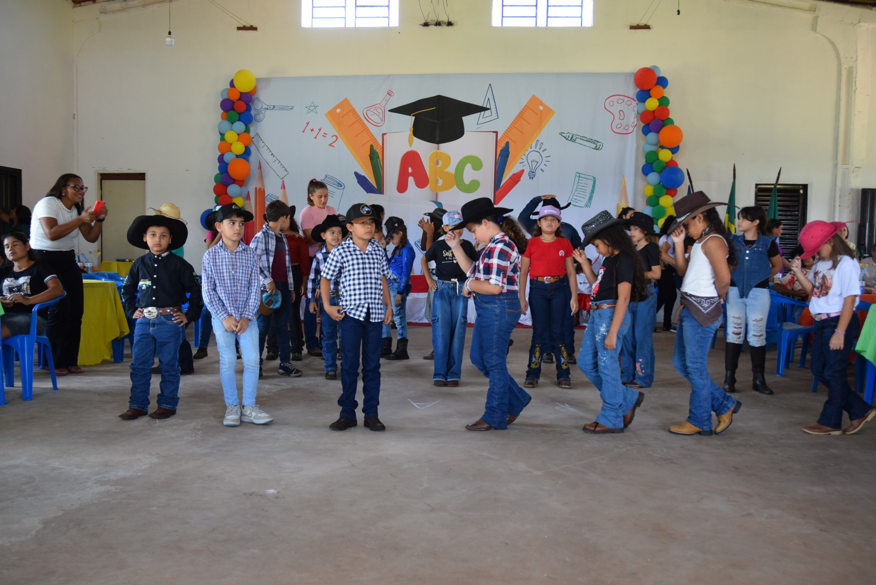 Iguatemi: Direção da Escola Municipal João Paulo I realiza formatura dos alunos do Pré-II da Educação Infantil