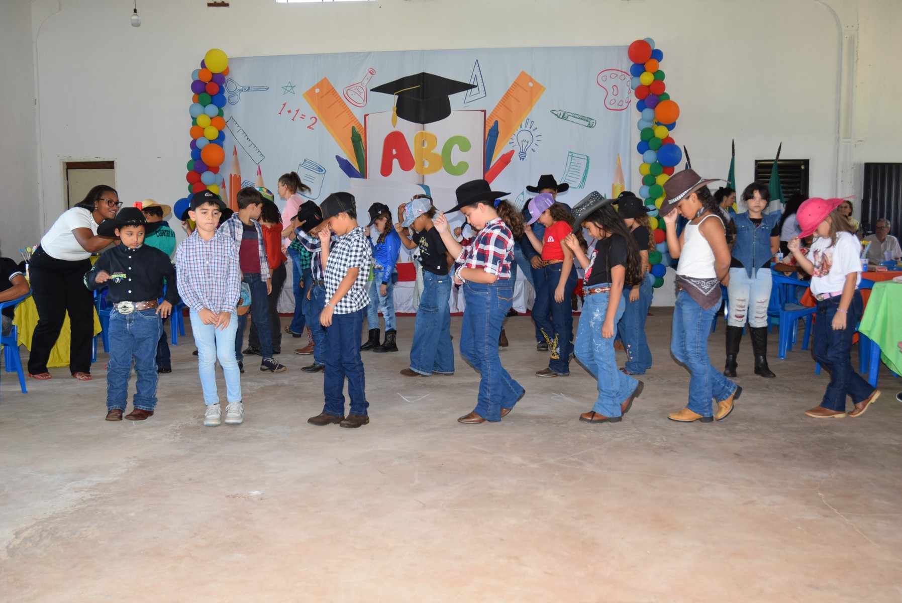 Iguatemi: Direção da Escola Municipal João Paulo I realiza formatura dos alunos do Pré-II da Educação Infantil