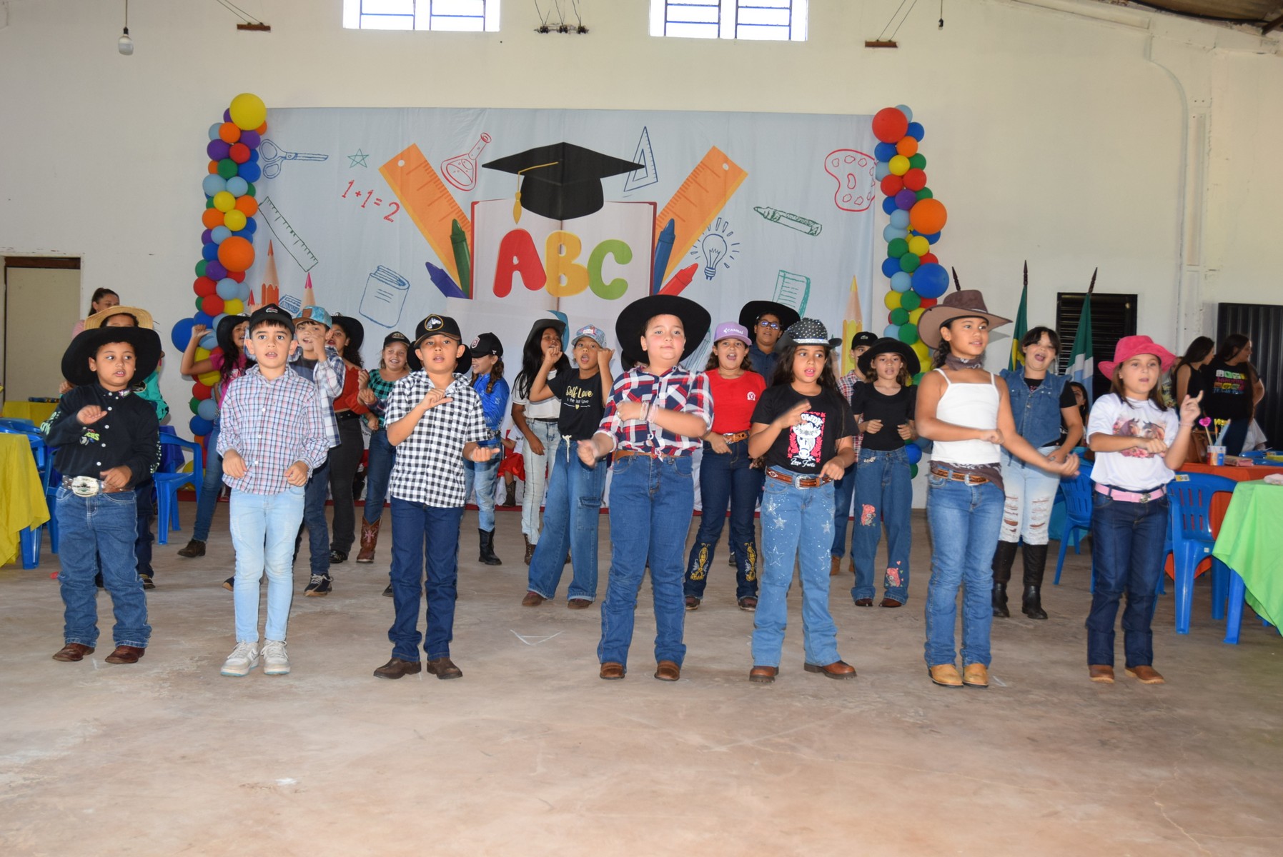Iguatemi: Direção da Escola Municipal João Paulo I realiza formatura dos alunos do Pré-II da Educação Infantil