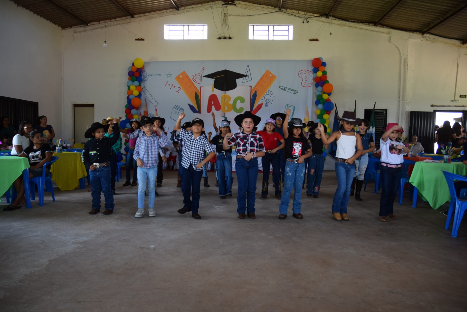 Iguatemi: Direção da Escola Municipal João Paulo I realiza formatura dos alunos do Pré-II da Educação Infantil