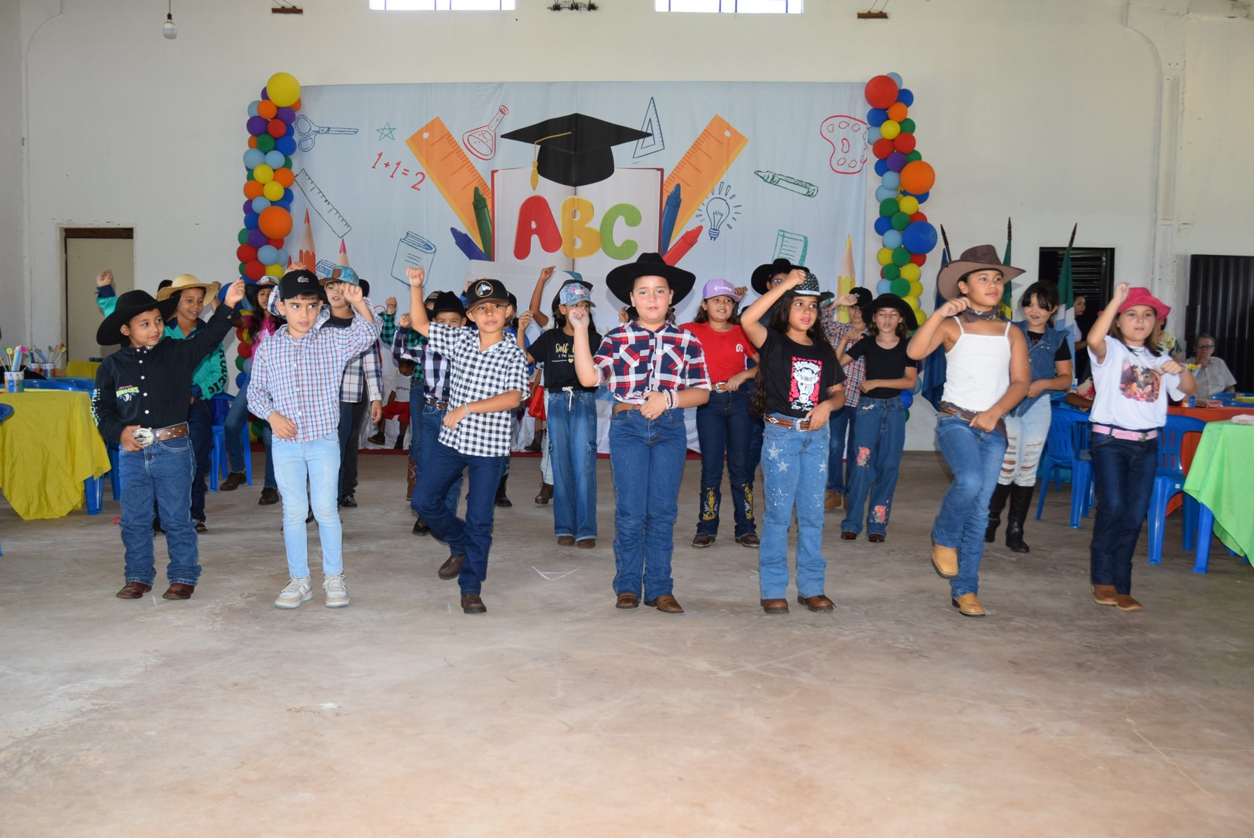 Iguatemi: Direção da Escola Municipal João Paulo I realiza formatura dos alunos do Pré-II da Educação Infantil