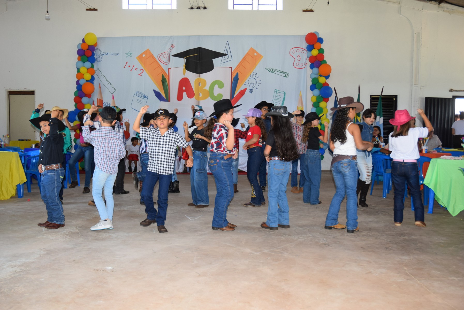 Iguatemi: Direção da Escola Municipal João Paulo I realiza formatura dos alunos do Pré-II da Educação Infantil