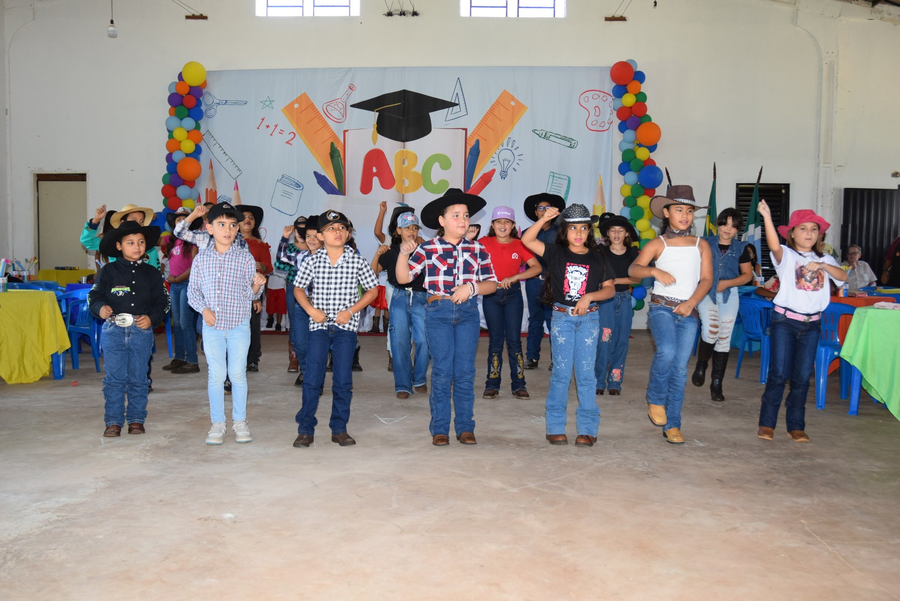 Iguatemi: Direção da Escola Municipal João Paulo I realiza formatura dos alunos do Pré-II da Educação Infantil