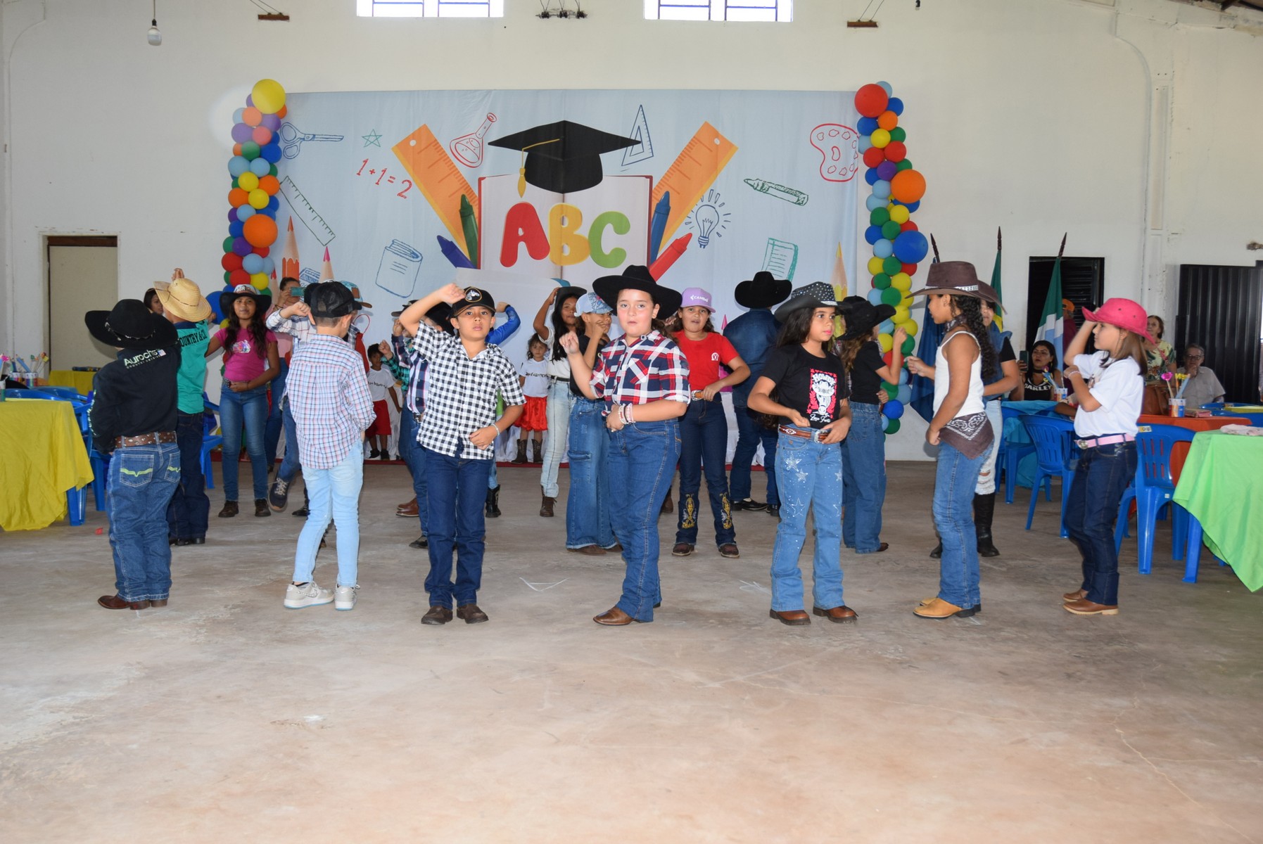 Iguatemi: Direção da Escola Municipal João Paulo I realiza formatura dos alunos do Pré-II da Educação Infantil