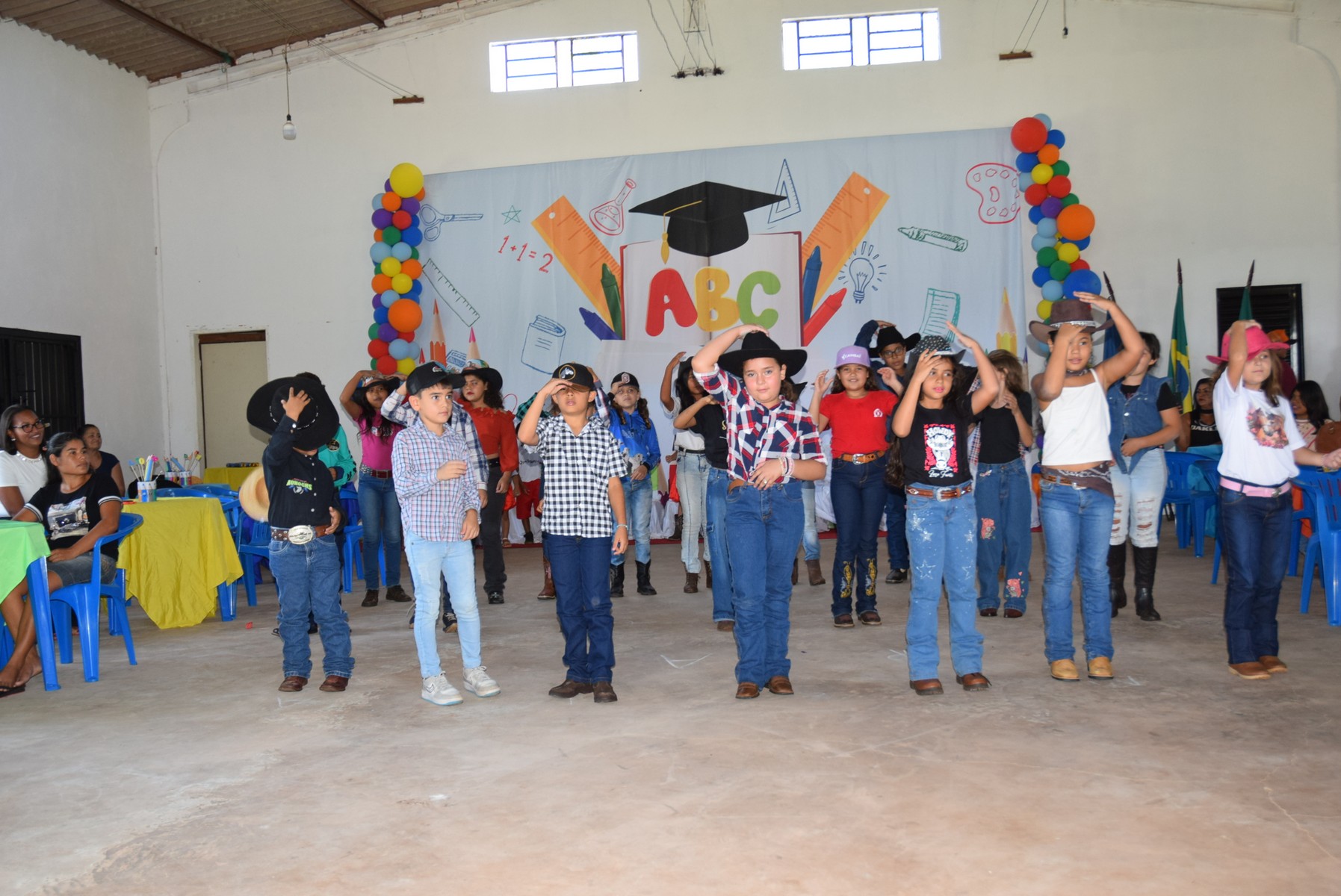 Iguatemi: Direção da Escola Municipal João Paulo I realiza formatura dos alunos do Pré-II da Educação Infantil