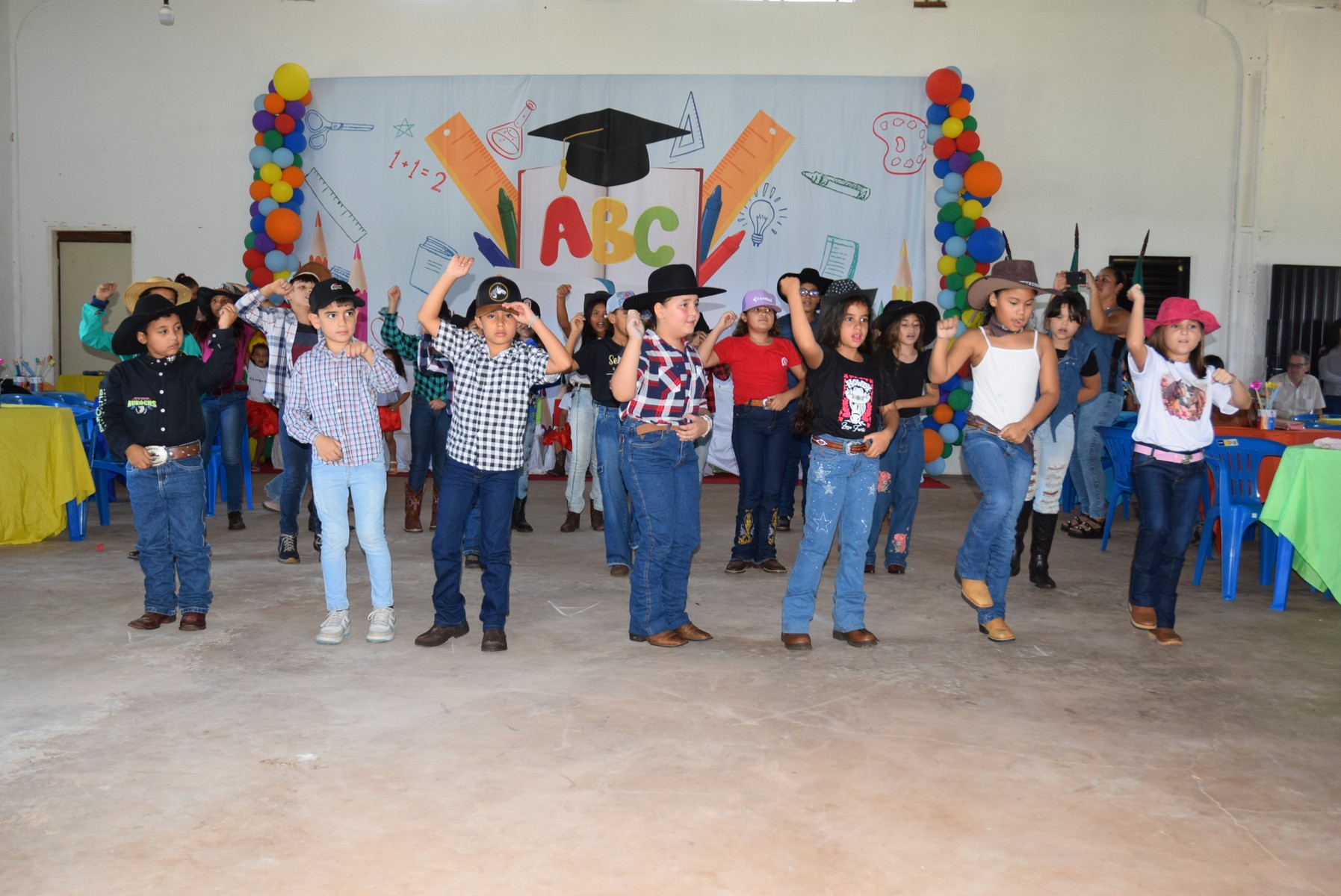 Iguatemi: Direção da Escola Municipal João Paulo I realiza formatura dos alunos do Pré-II da Educação Infantil