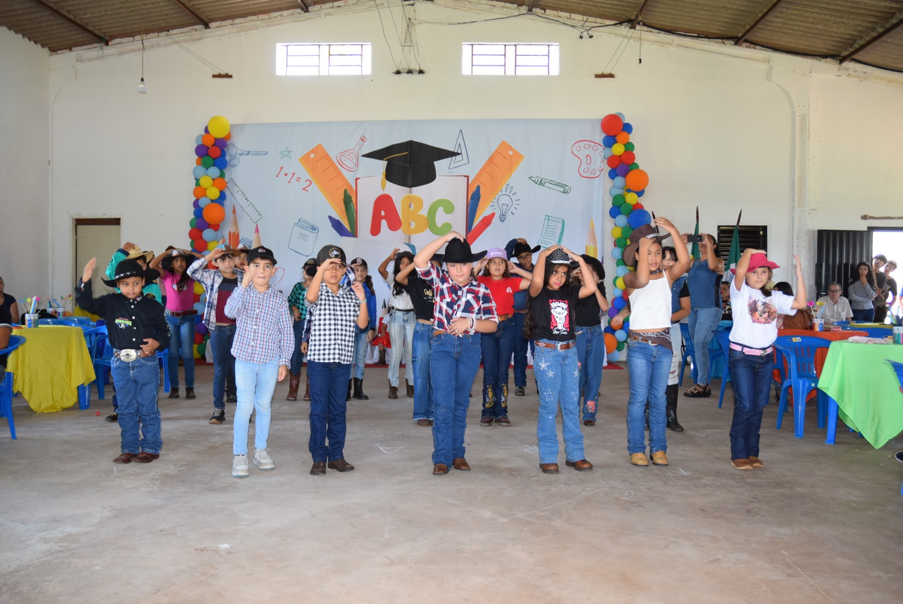 Iguatemi: Direção da Escola Municipal João Paulo I realiza formatura dos alunos do Pré-II da Educação Infantil