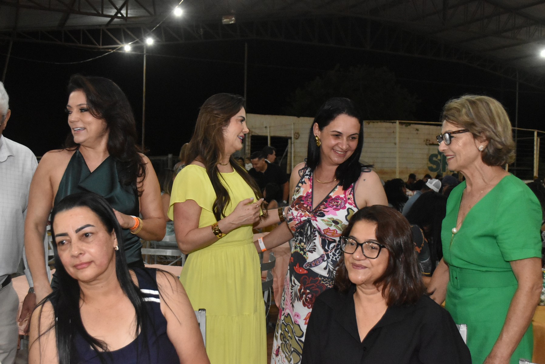 Iguatemi: Confraternização dos servidores municipais reúne mais de duas mil pessoas