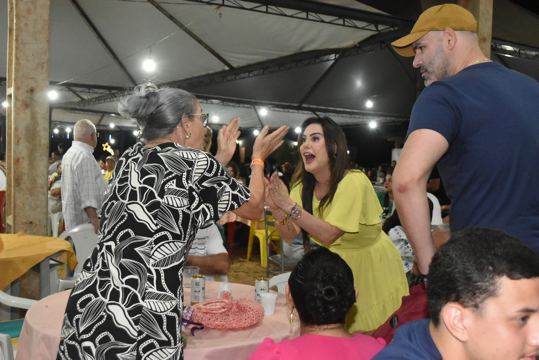 Iguatemi: Confraternização dos servidores municipais reúne mais de duas mil pessoas