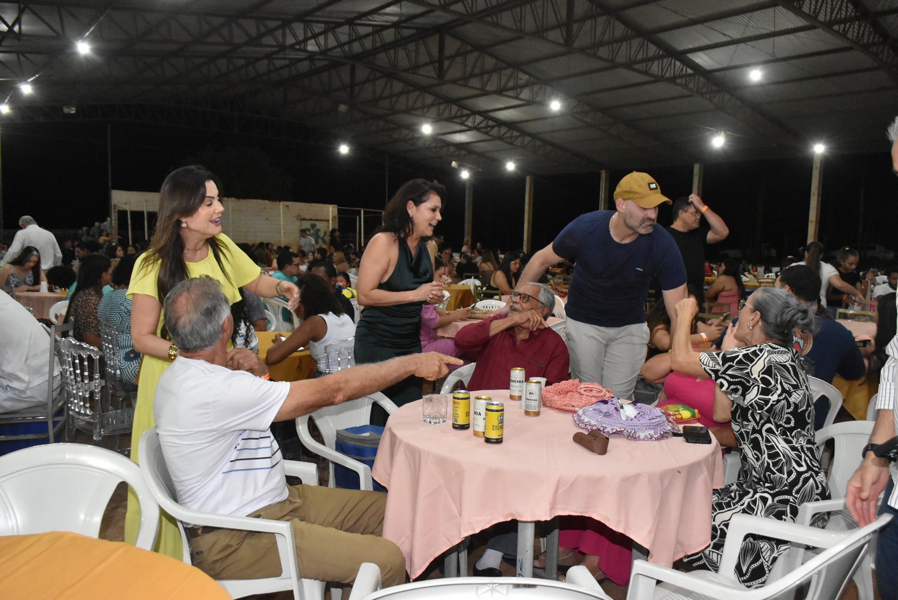 Iguatemi: Confraternização dos servidores municipais reúne mais de duas mil pessoas