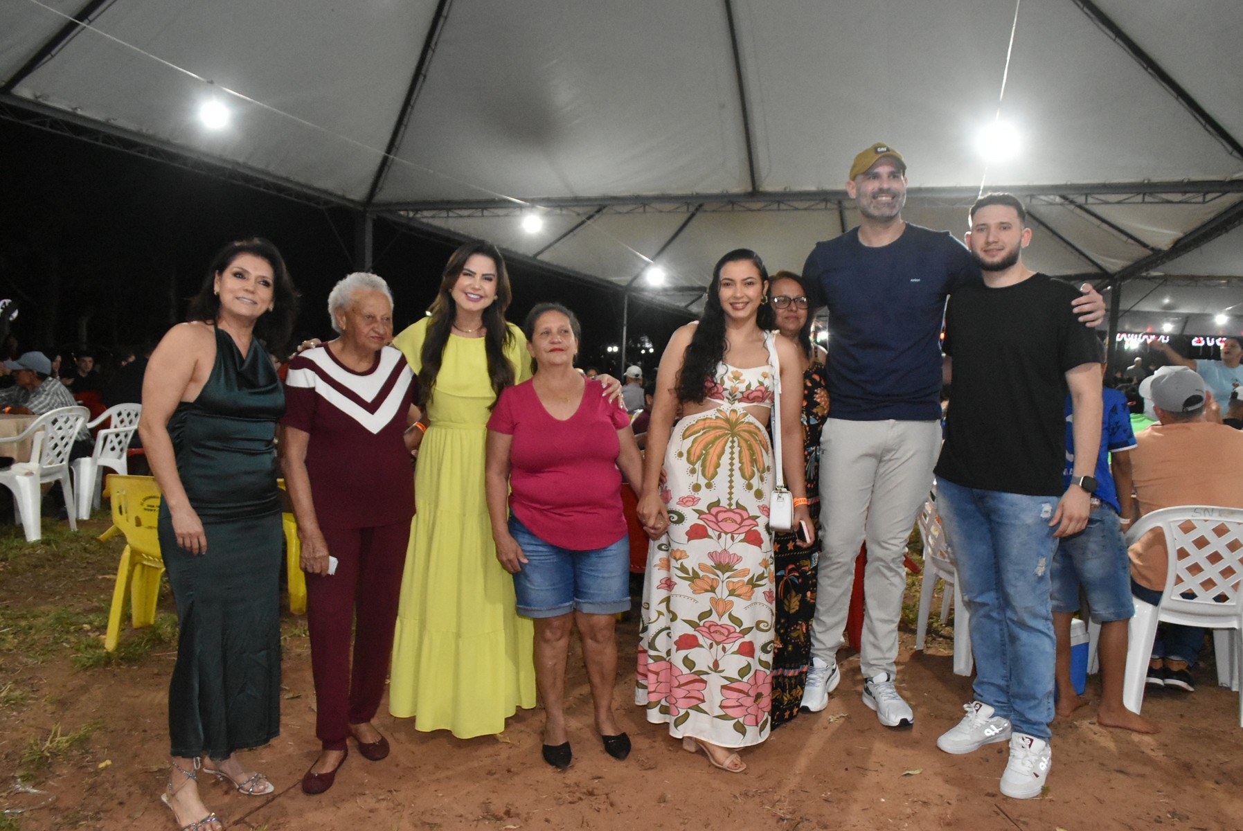 Iguatemi: Confraternização dos servidores municipais reúne mais de duas mil pessoas