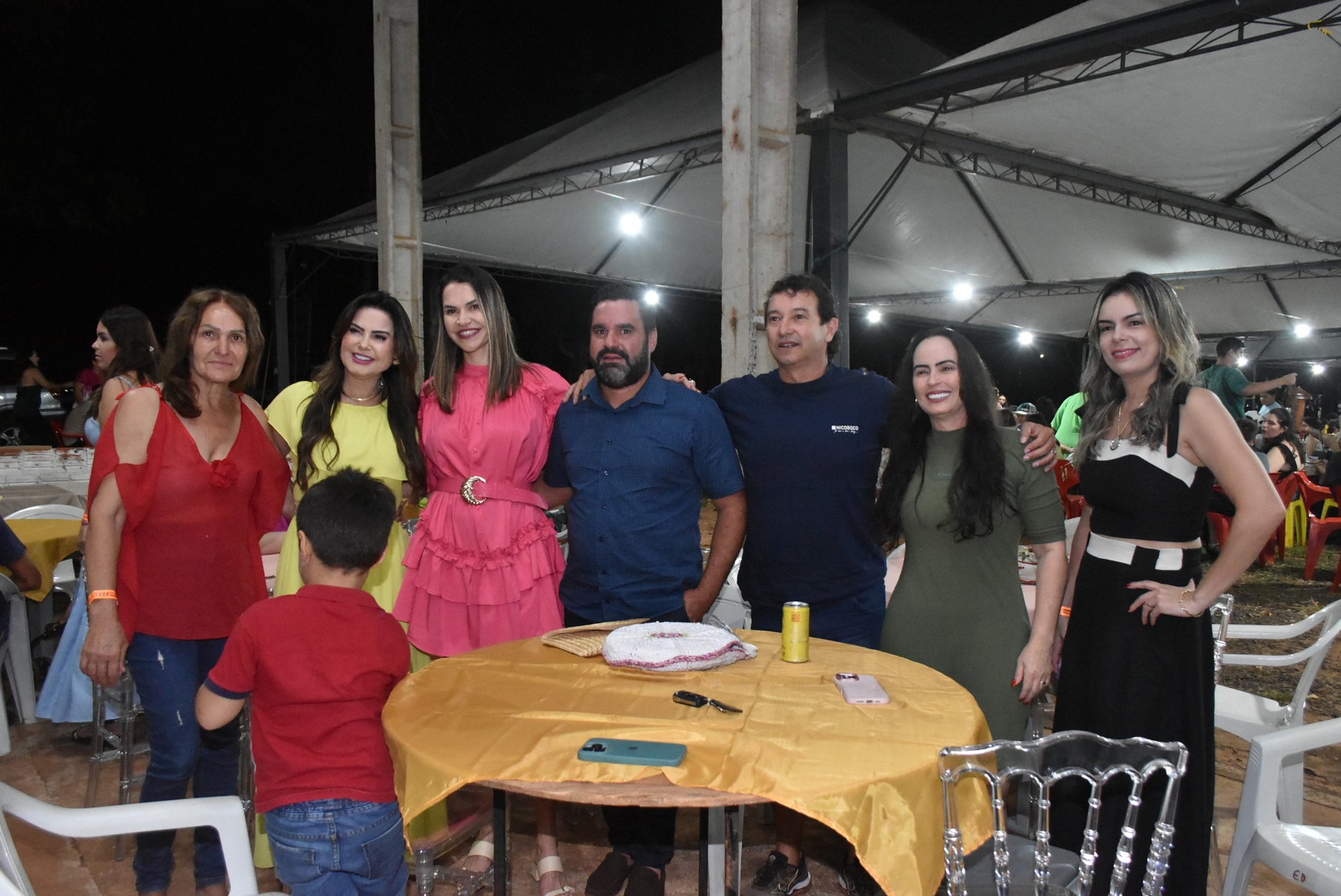 Iguatemi: Confraternização dos servidores municipais reúne mais de duas mil pessoas