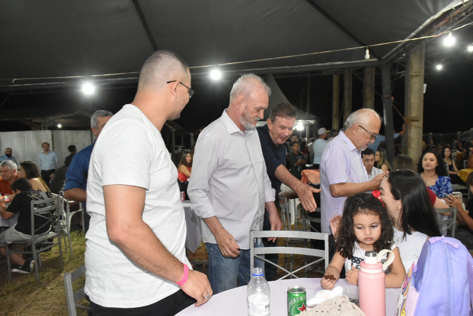 Iguatemi: Confraternização dos servidores municipais reúne mais de duas mil pessoas