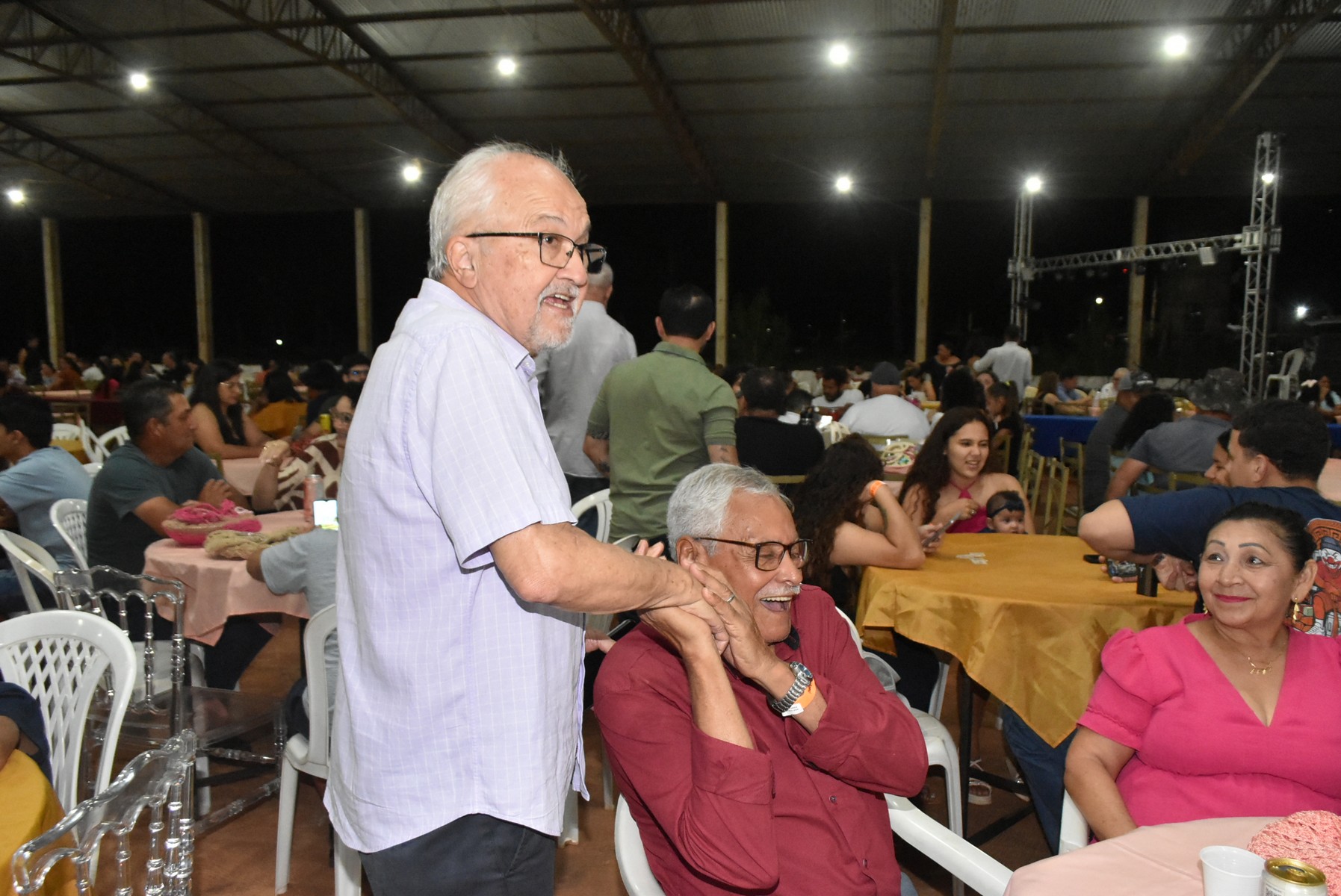 Iguatemi: Confraternização dos servidores municipais reúne mais de duas mil pessoas