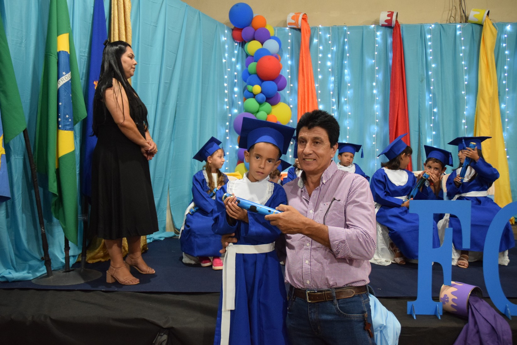 Iguatemi: Em cerimônia marcante, alunos da Educação Infantil da Escola Cemur, no Assentamento Auxiliadora, participam de formatura